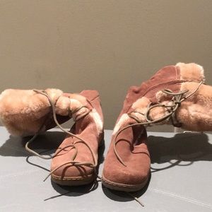 Bare traps mid-calf boots